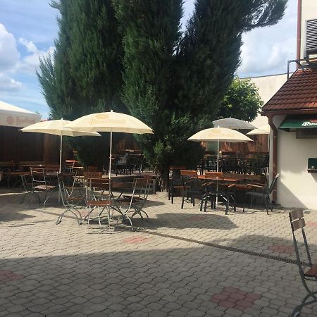 Apartman 3, Suvorovova 158 Cesky Brod Buitenkant foto